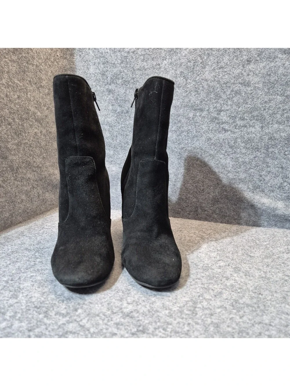 Guess Shoes Suede Block Heel Button Booties Size 6.5 M